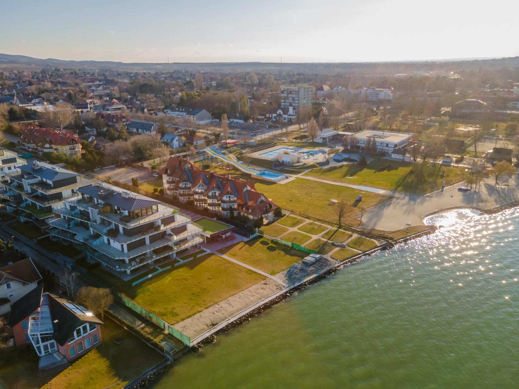 Lellemarine By Bltn Apartmanok Balatonlelle Exterior foto