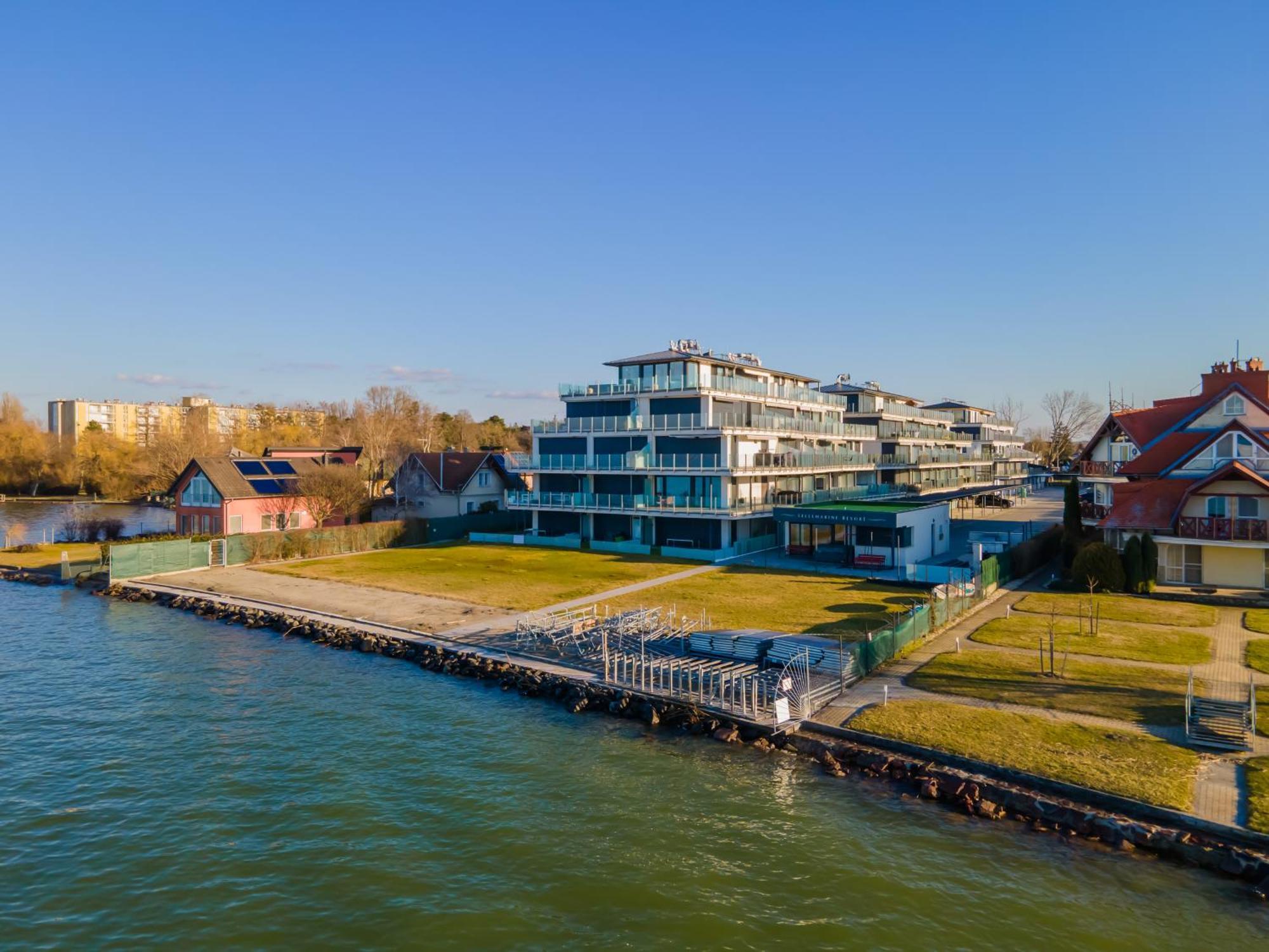 Lellemarine By Bltn Apartmanok Balatonlelle Exterior foto