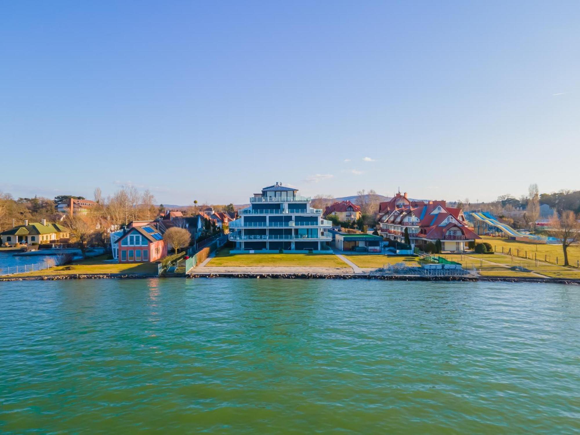 Lellemarine By Bltn Apartmanok Balatonlelle Exterior foto